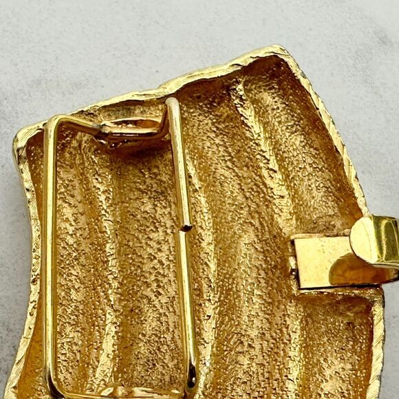 Vintage Textured Wavy Gold Tone Belt Buckle Piece - Picture 6 of 8